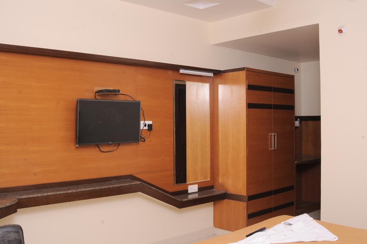 Hlv Grand Inn Bengaluru Kültér fotó