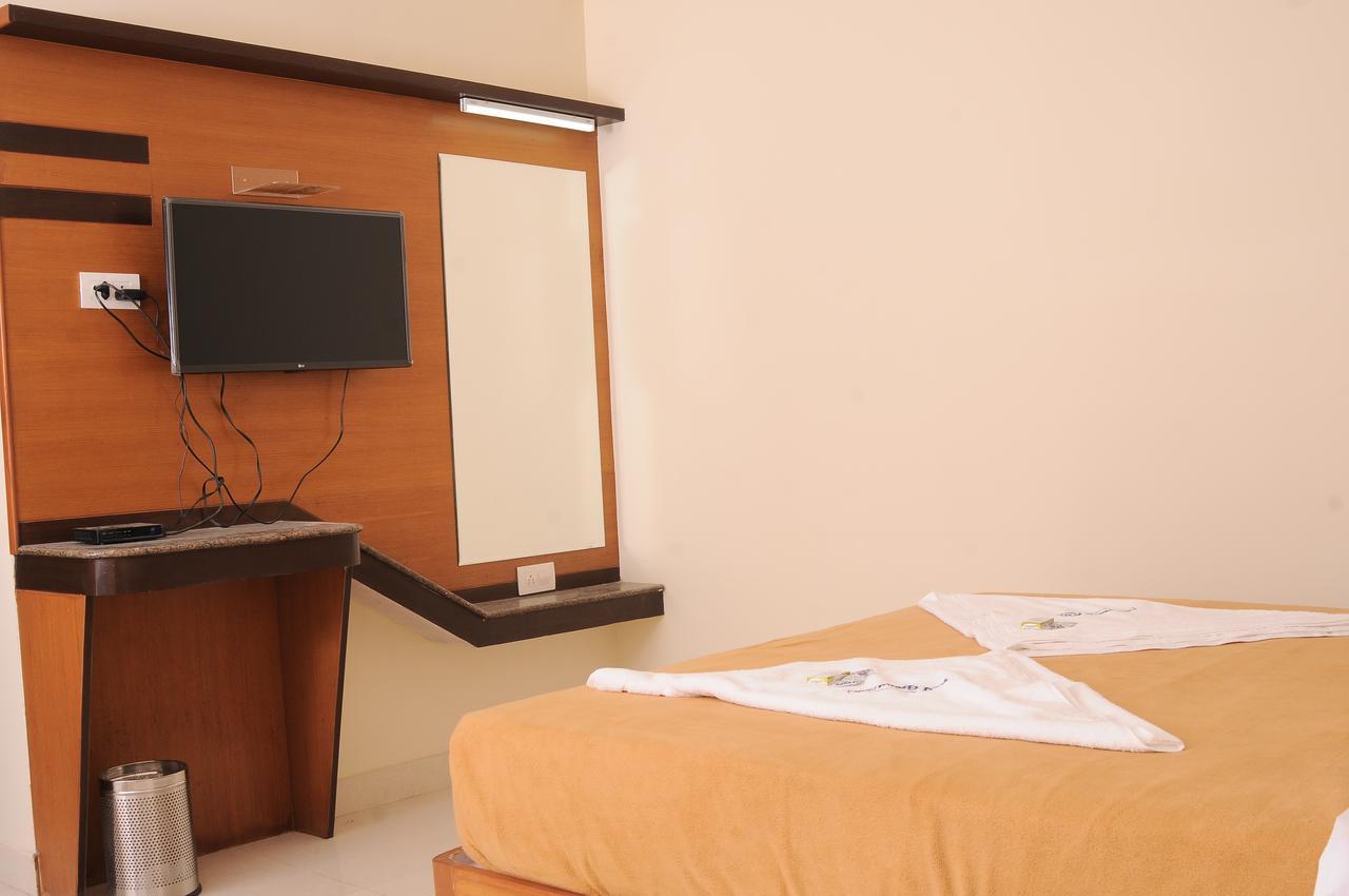 Hlv Grand Inn Bengaluru Kültér fotó