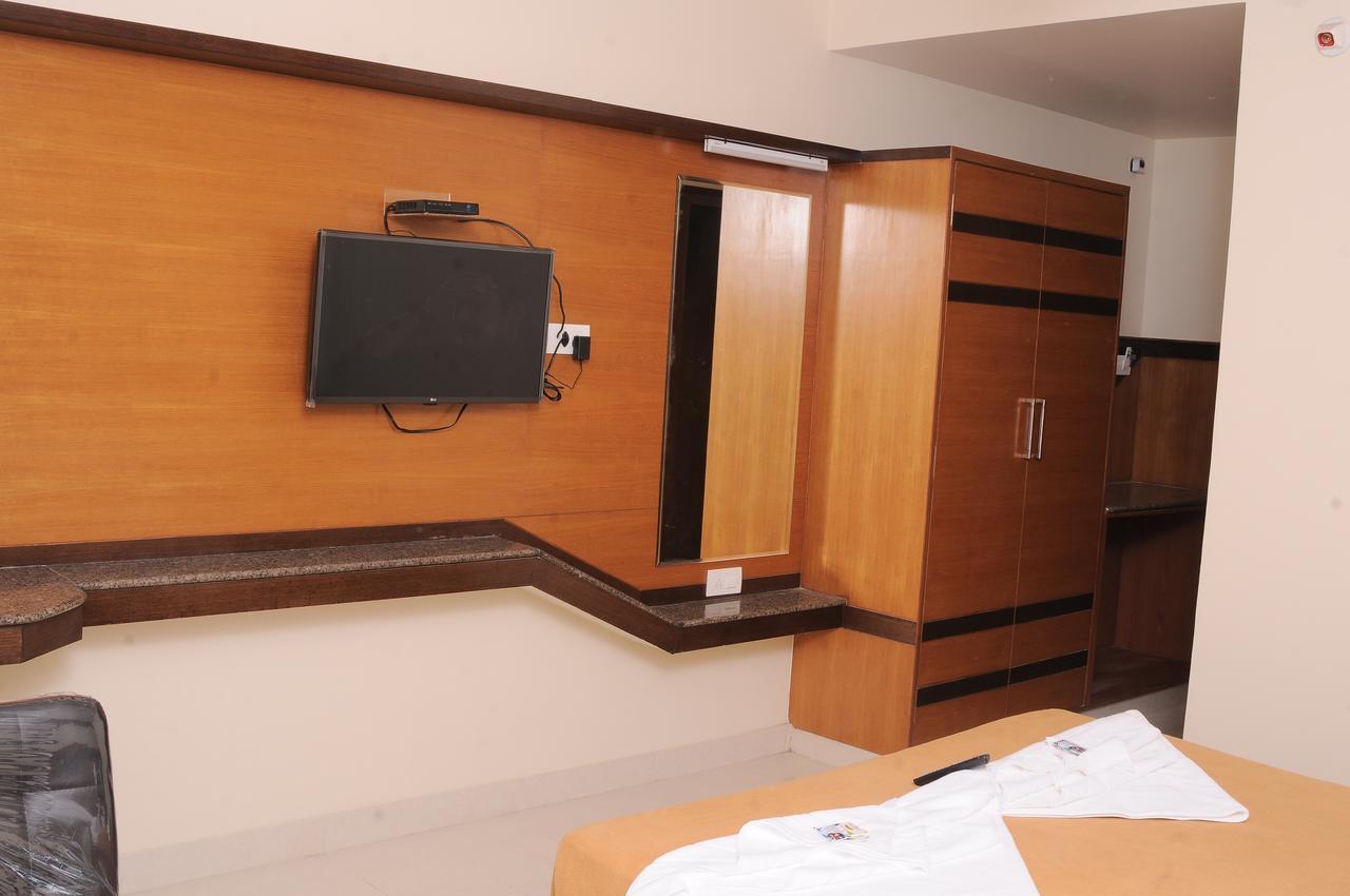 Hlv Grand Inn Bengaluru Kültér fotó