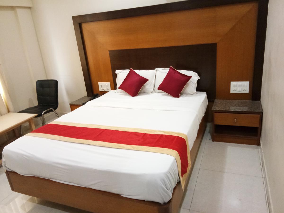 Hlv Grand Inn Bengaluru Kültér fotó